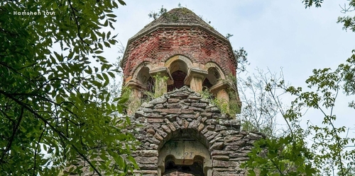 ԲՆԻՁՈՐԻ ՄԵԾ ՎԱՆՔ ԵՎ ՇՈՒԼԱՎԵՐ (ՔԱՅԼԱՐՇԱՎ)