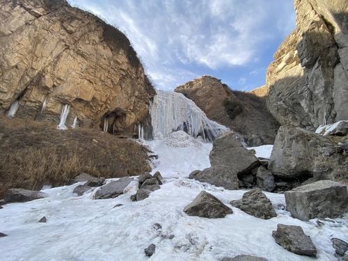 ԹՌՉԿԱՆԻ ՍԱՌԱԾ ՋՐՎԵԺ (ՔԱՅԼԱՐՇԱՎ)